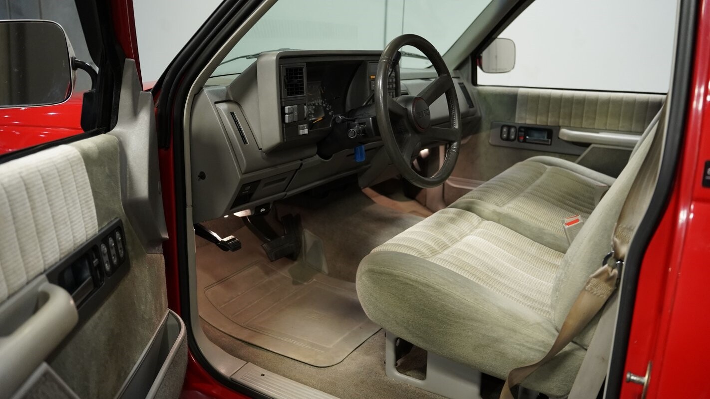 GMC-Sierra-1500-1993-Pickup-Truck-4