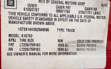 GMC-Sierra-1500-1995-Pickup-Truck-36