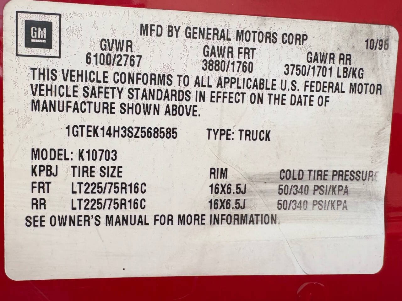 GMC-Sierra-1500-1995-Pickup-Truck-36
