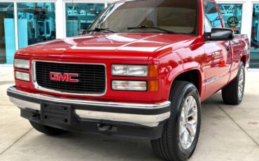 GMC-Sierra-1500-1995-Pickup-Truck