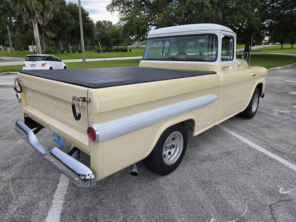 Gmc-100-fleetside-big-back-window-1959-1