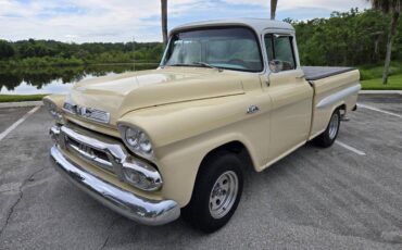 Gmc-100-fleetside-big-back-window-1959-16