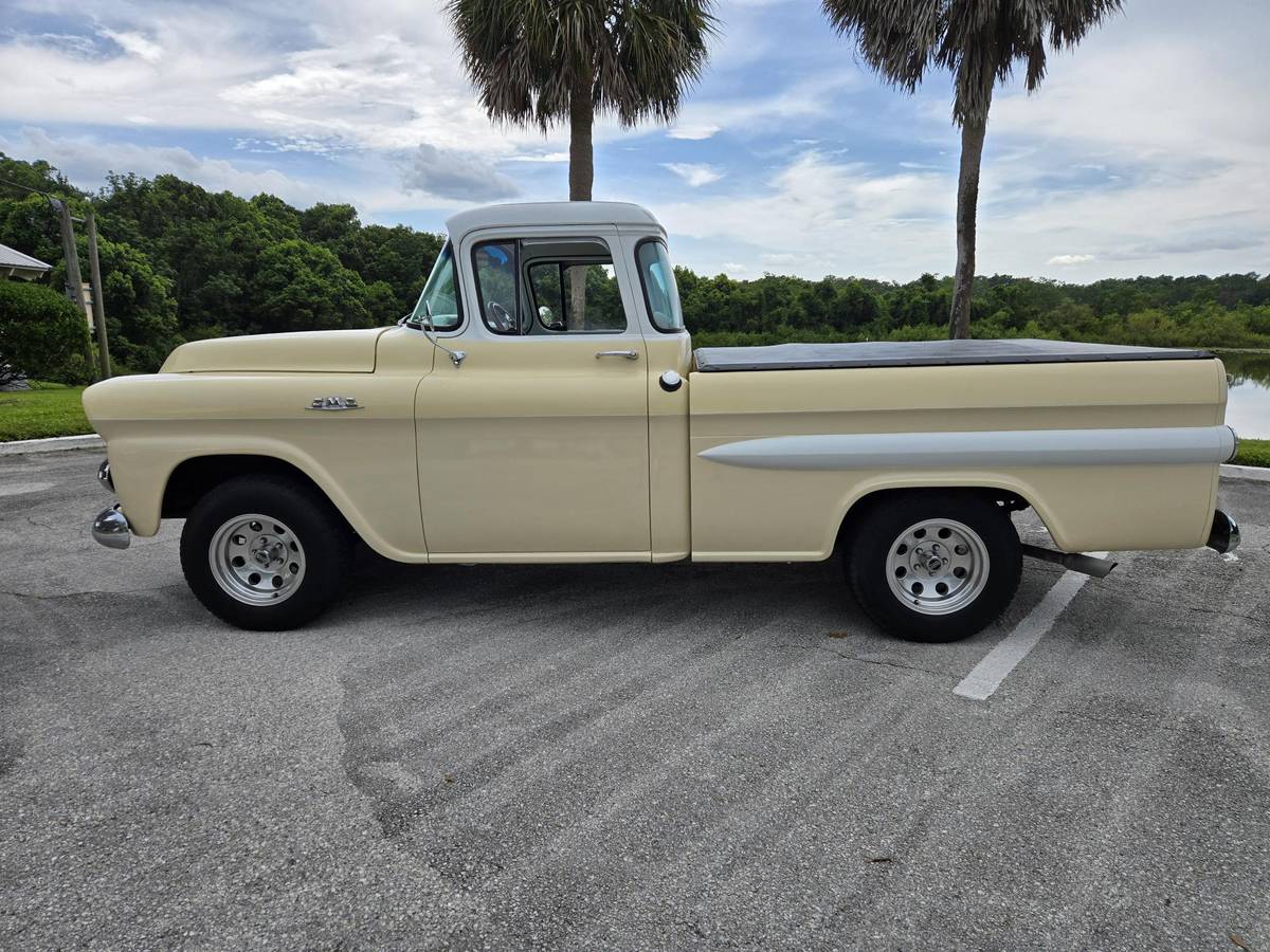 Gmc-100-fleetside-big-back-window-1959-5