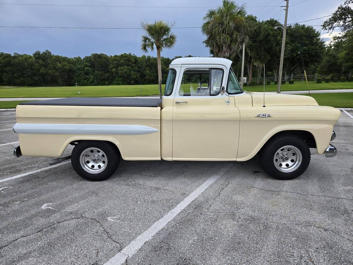 Gmc-100-fleetside-big-back-window-1959-6