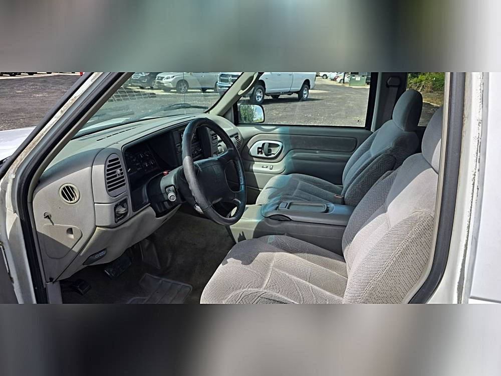 Gmc-1500-club-coupe-1995-white-8