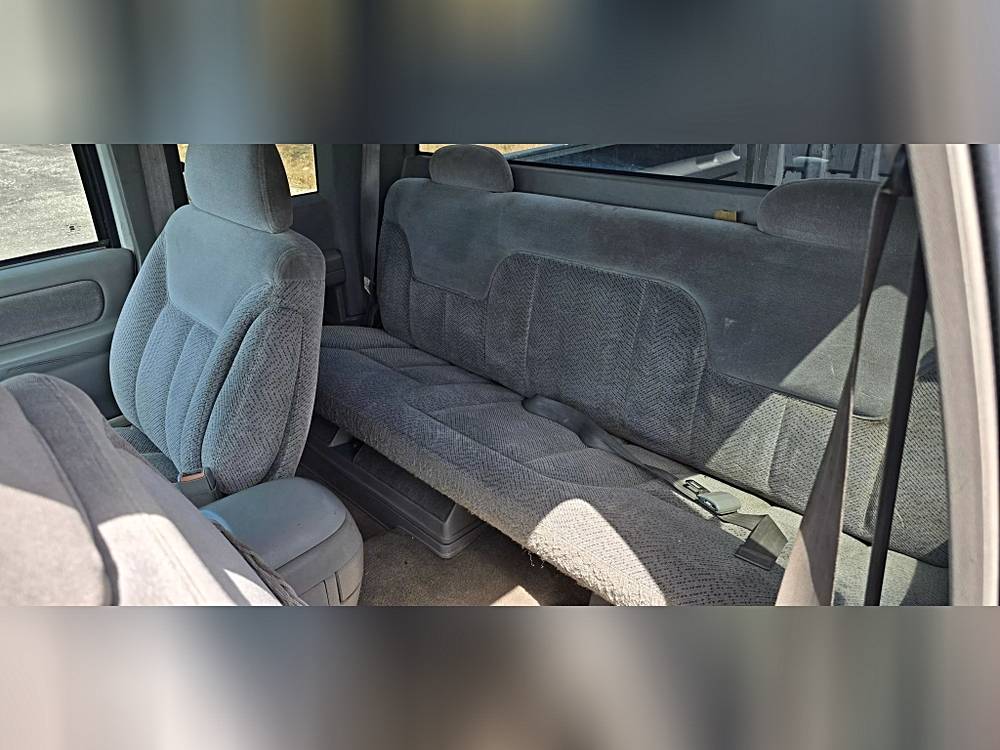 Gmc-1500-club-coupe-1995-white-9