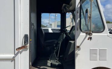Gmc-1991-white-6