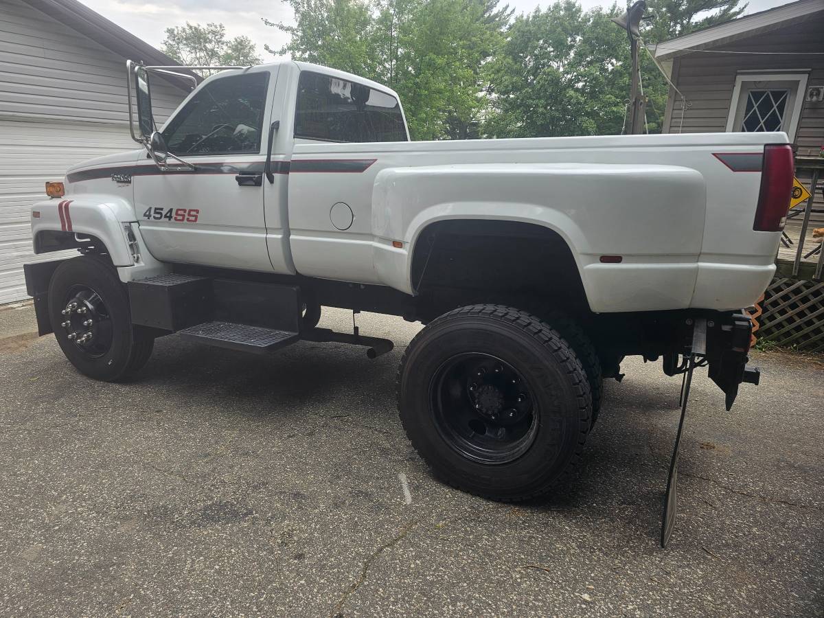 Gmc-1993-white-4
