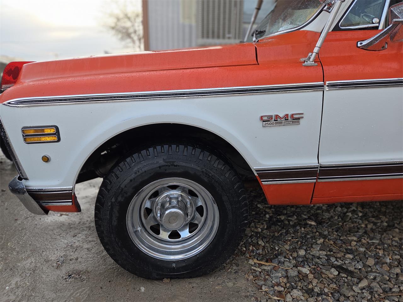 Gmc-2500-sierra-grande-1971-orange-red-white-black-5