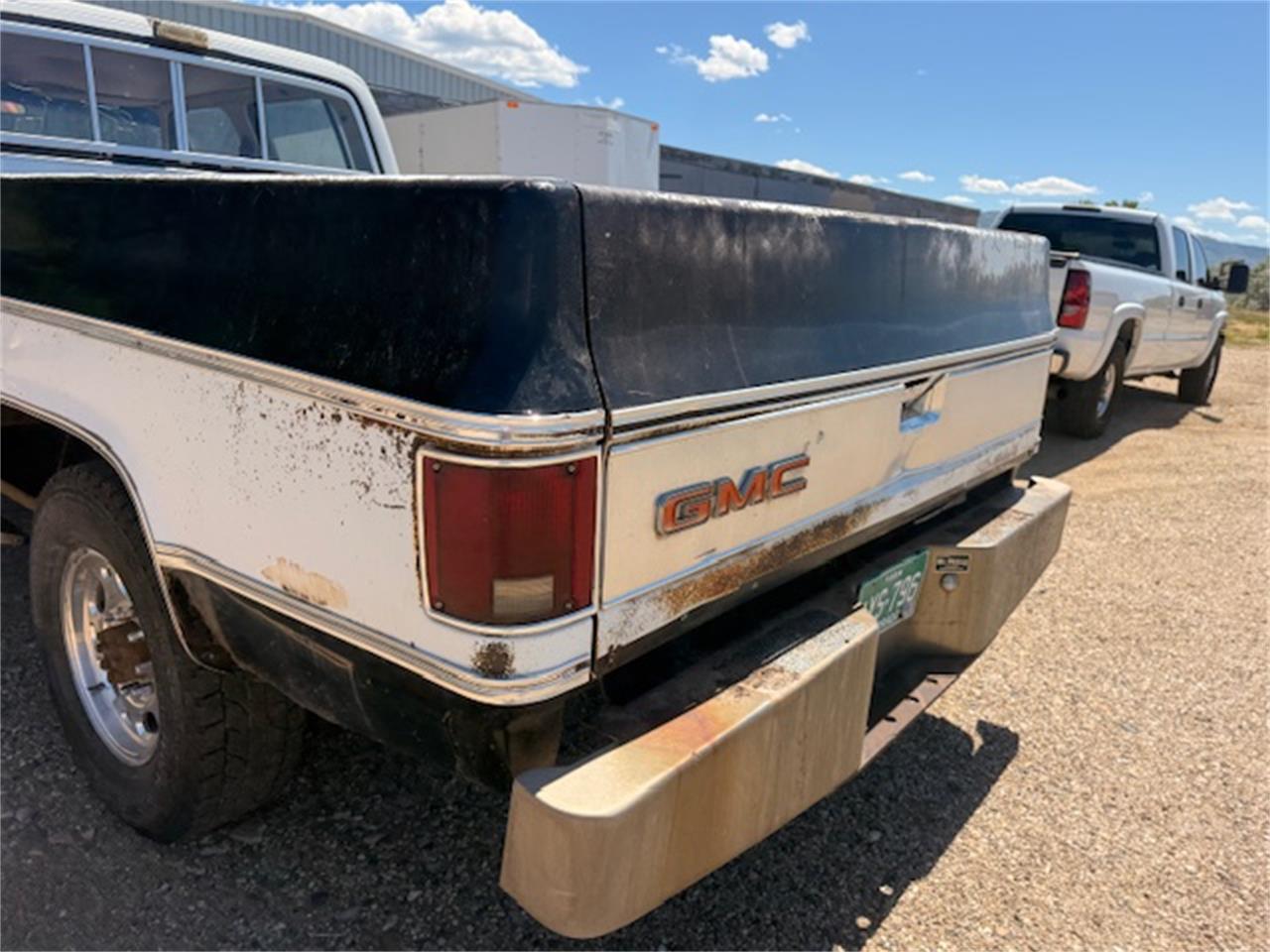 Gmc-3500-1980-2-Tone-Red-14