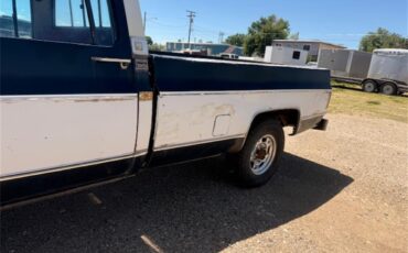 Gmc-3500-1980-2-Tone-Red-9