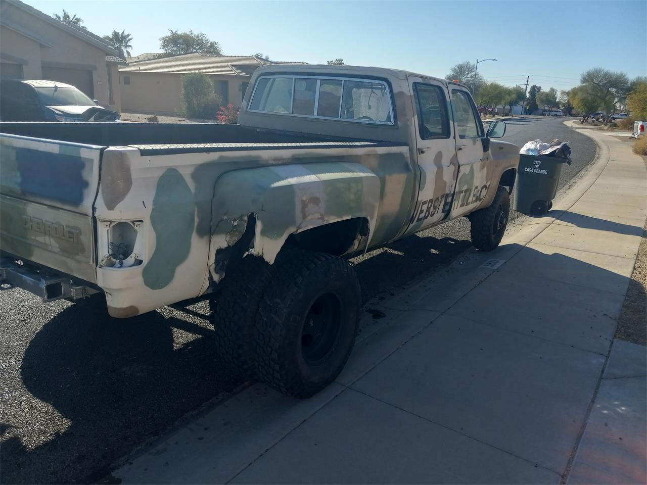 Gmc-3500-1982-Tan-Silver-and-black-2