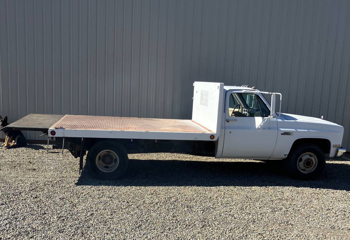 Gmc-3500-diesel-1985-white