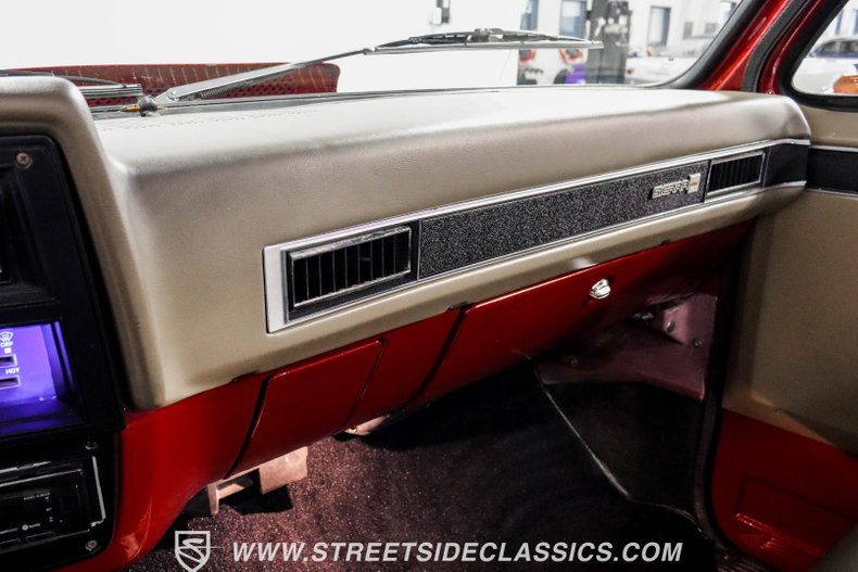 Gmc-C1500-1985-Burgundy-Gray-15