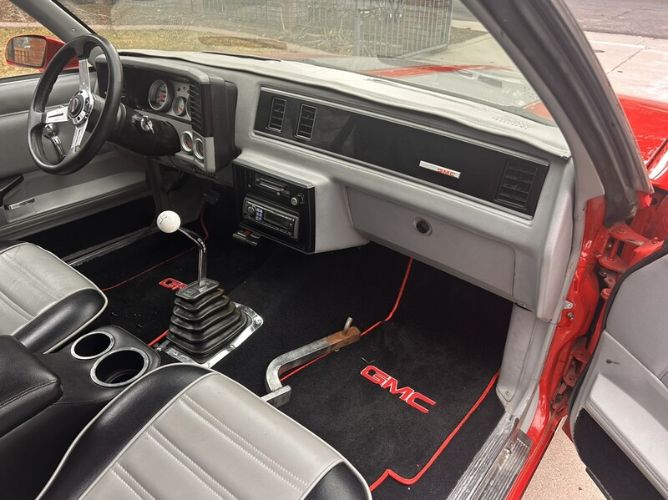 Gmc-Caballero-1986-Red-Gray-10
