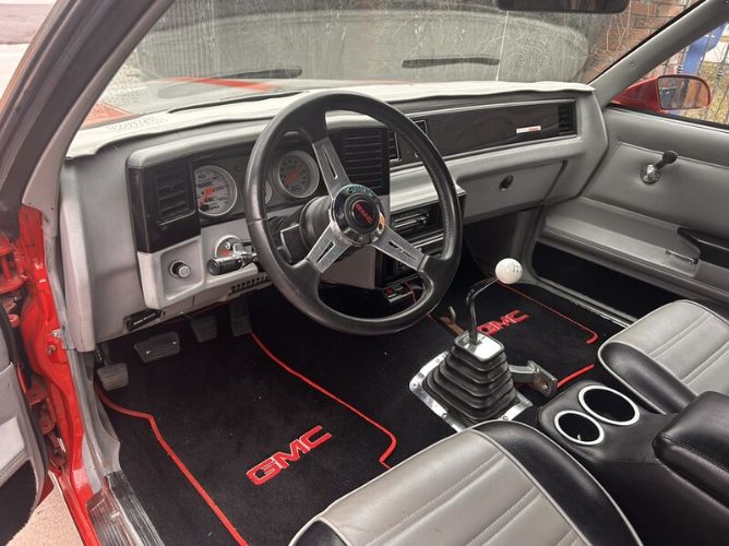 Gmc-Caballero-1986-Red-Gray-16