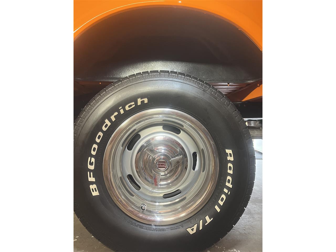 Gmc-Ck-10-1972-Orange-White-Orange-Black-10