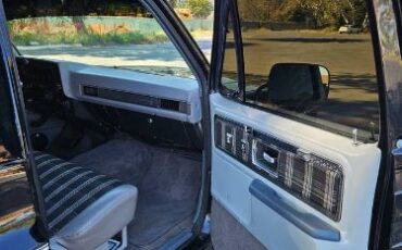 Gmc-Jimmy-1976-Black-1