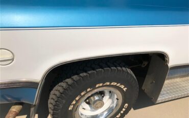 Gmc-Jimmy-1977-Blue-and-White-Blue