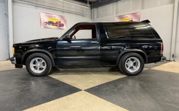 Gmc-Jimmy-1984-Black-Red-1