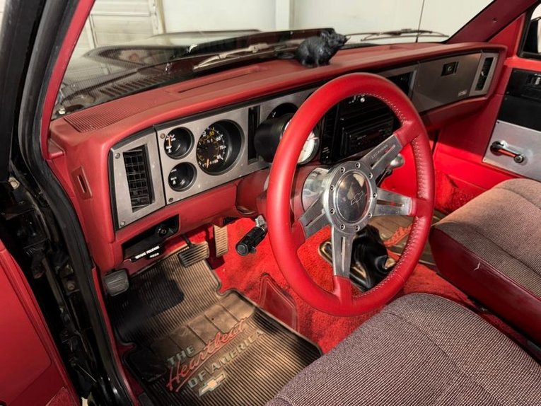 Gmc-Jimmy-1984-Black-Red-13