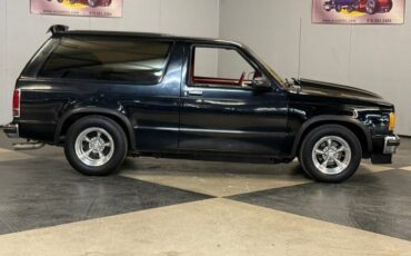 Gmc-Jimmy-1984-Black-Red-2