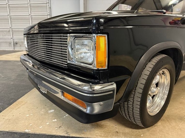 Gmc-Jimmy-1984-Black-Red-26