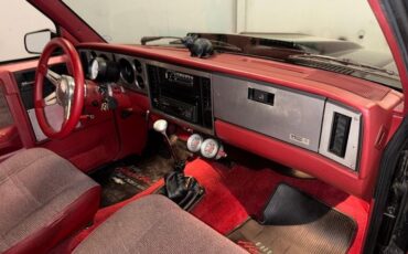 Gmc-Jimmy-1984-Black-Red-37