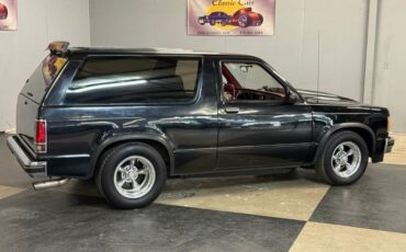Gmc-Jimmy-1984-Black-Red-4
