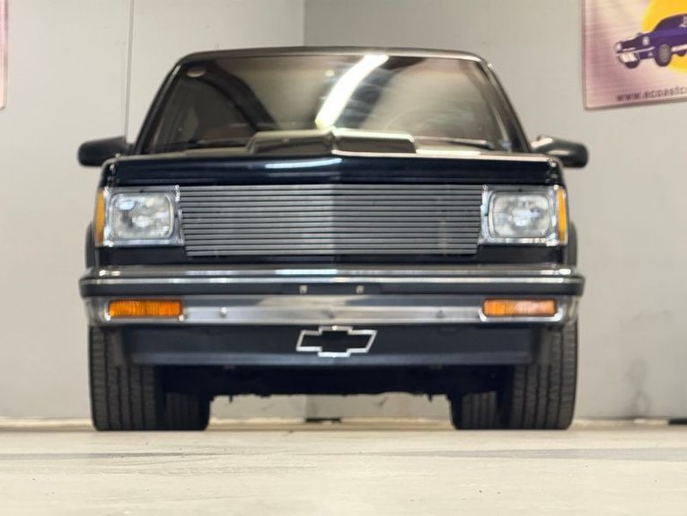 Gmc-Jimmy-1984-Black-Red-5