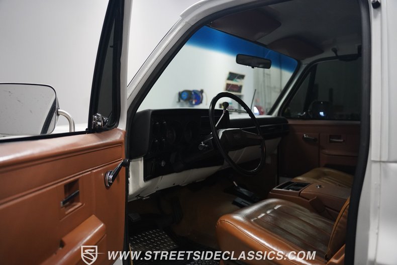 Gmc-Jimmy-1991-Interstellar-White-Dark-Cognac-3