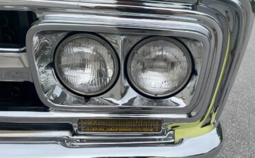 Gmc-K1500-1972-YellowWhite-Black-with-Plaid-10