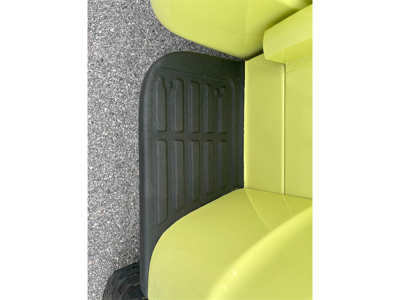 Gmc-K1500-1972-YellowWhite-Black-with-Plaid-15
