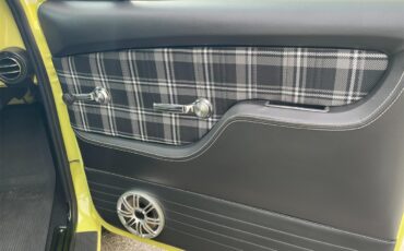 Gmc-K1500-1972-YellowWhite-Black-with-Plaid-18