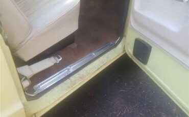 Gmc-K1500-1972-YellowWhite-Black-with-Plaid-29