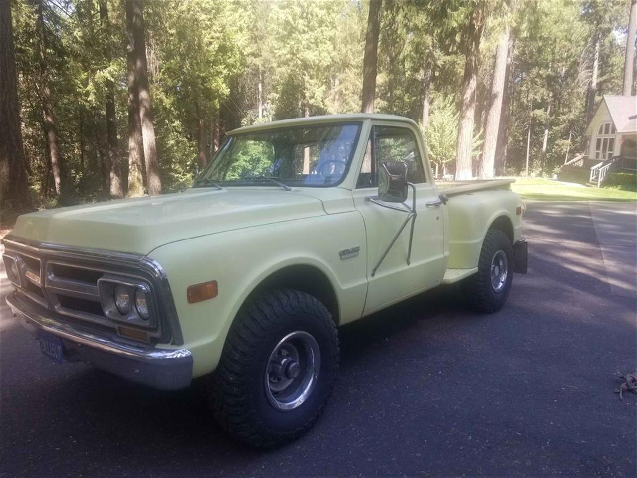 Gmc-K1500-1972-YellowWhite-Black-with-Plaid-31