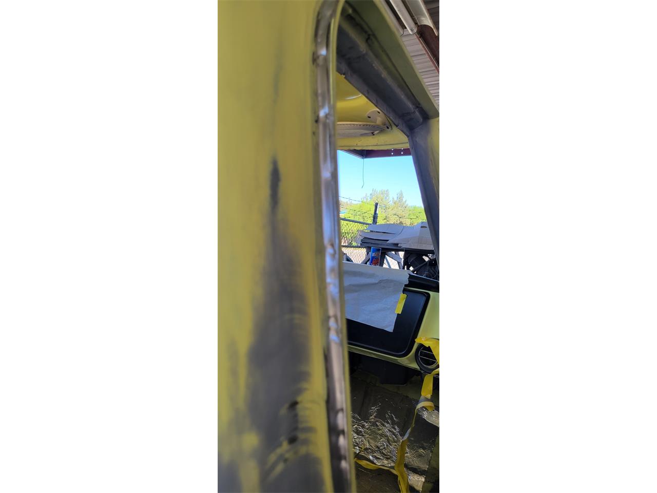 Gmc-K1500-1972-YellowWhite-Black-with-Plaid-37