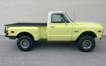 Gmc-K1500-1972-YellowWhite-Black-with-Plaid-5