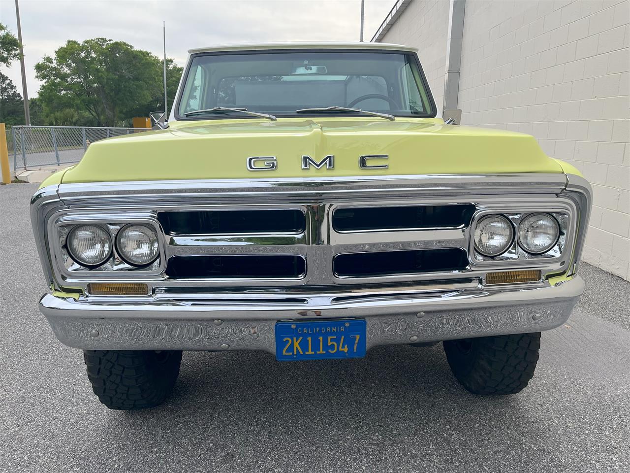Gmc-K1500-1972-YellowWhite-Black-with-Plaid-59