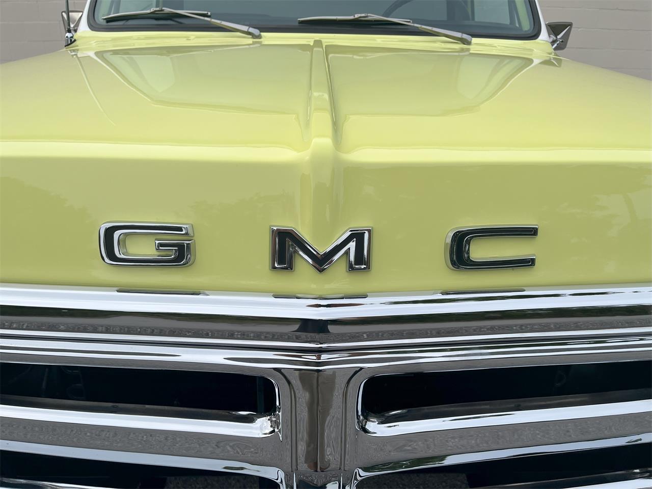 Gmc-K1500-1972-YellowWhite-Black-with-Plaid-60