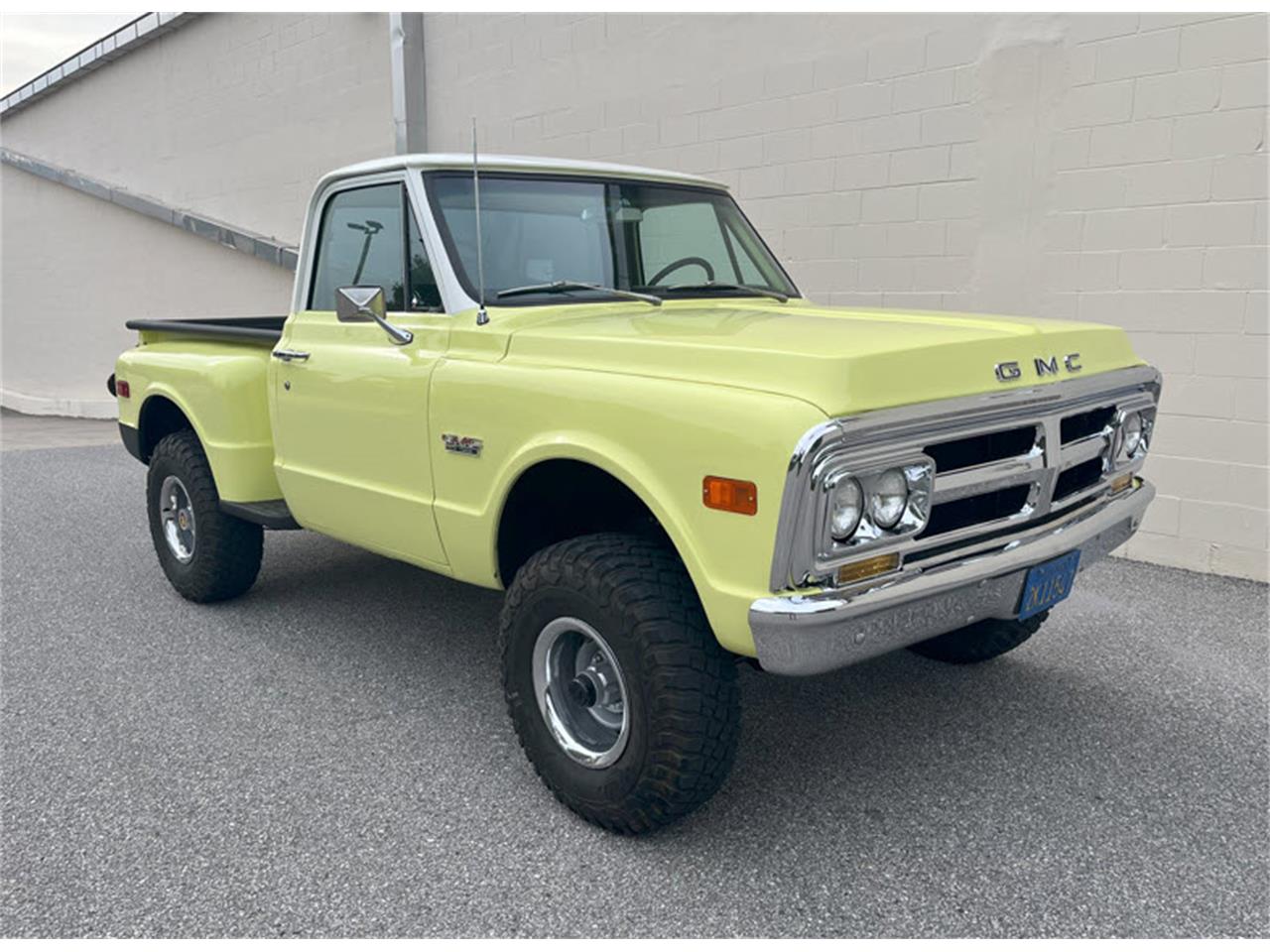 Gmc-K1500-1972-YellowWhite-Black-with-Plaid-66