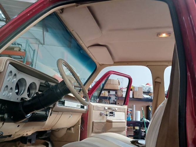 Gmc-Pickup-1983-Red-18