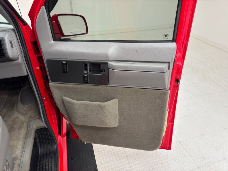 Gmc-Safari-1995-Red-Gray-36