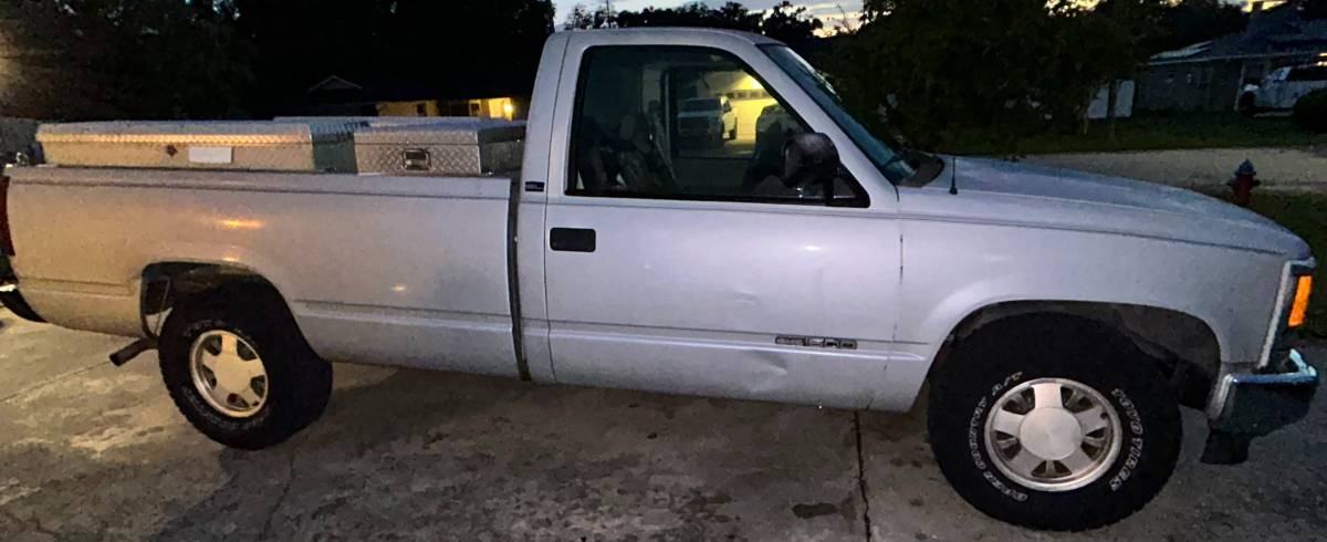 Gmc-Sierra-12-ton-nominal-1994-grey-3