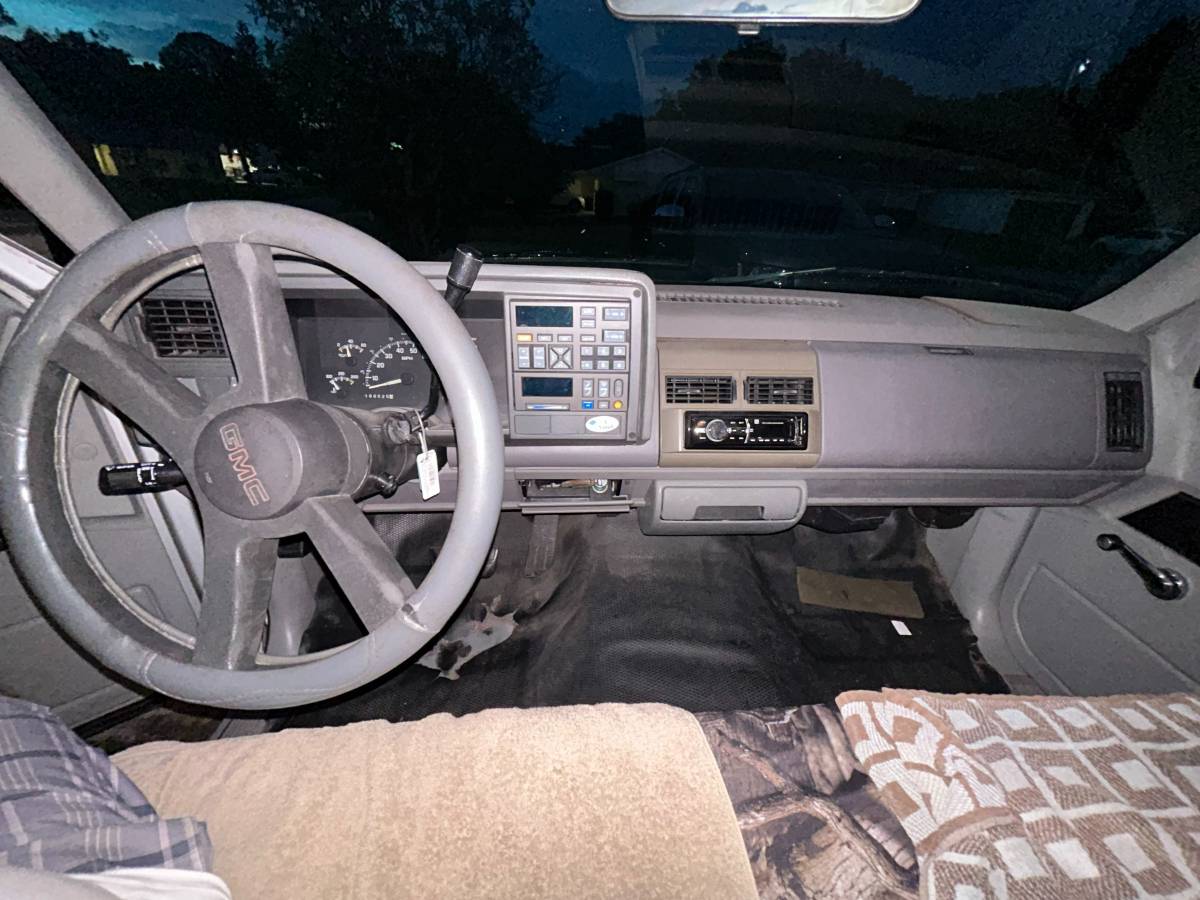 Gmc-Sierra-12-ton-nominal-1994-grey-8