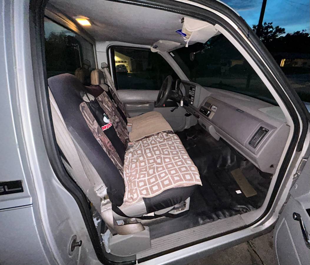 Gmc-Sierra-12-ton-nominal-1994-grey-9