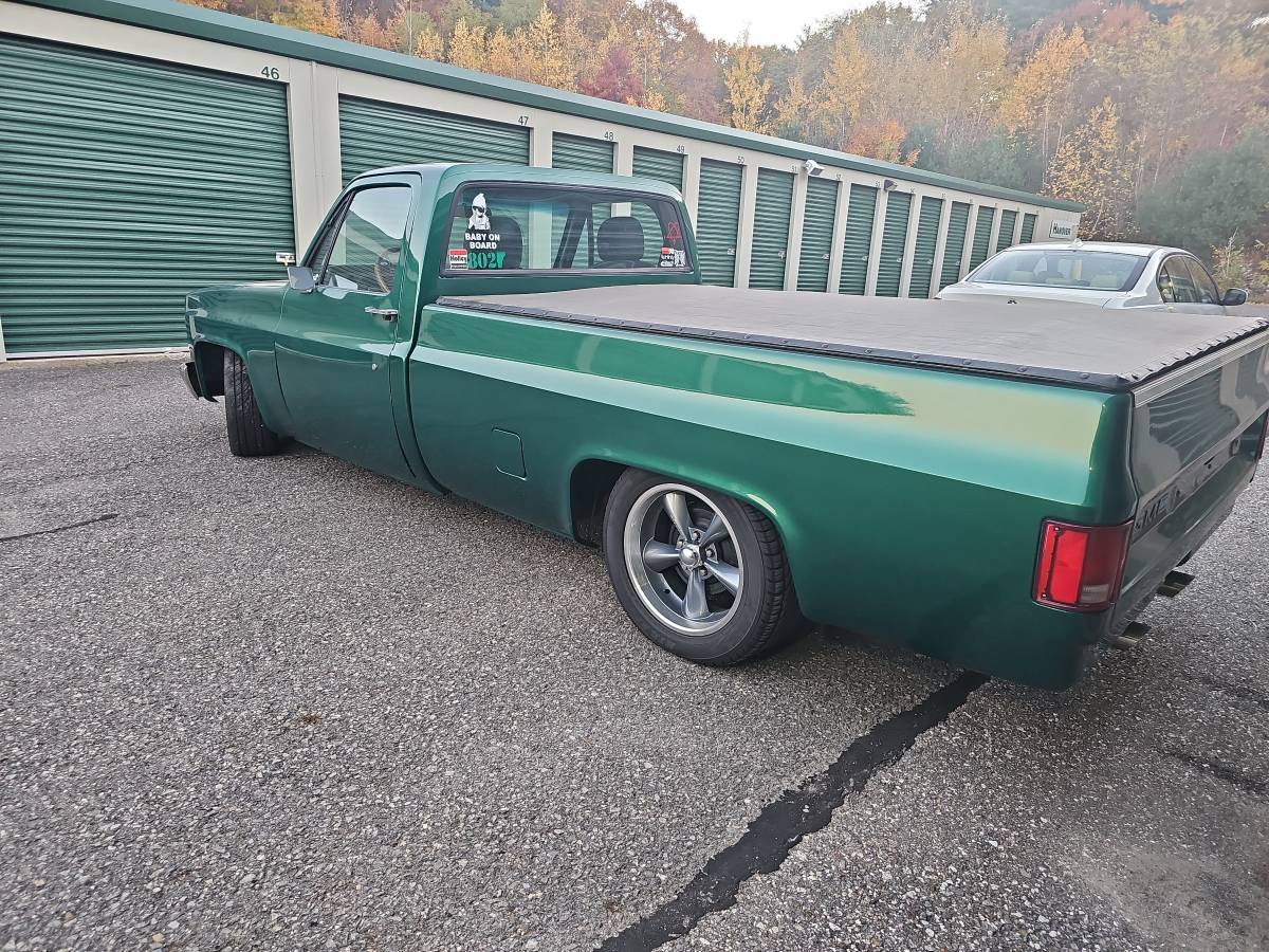 Gmc-Sierra-1500-1982-green-2