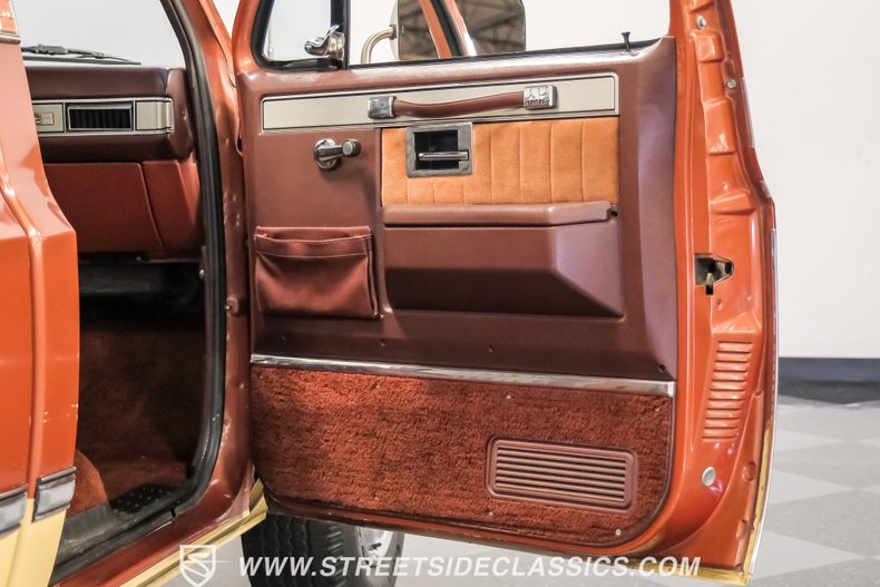 Gmc-Sierra-1500-1983-Light-Bronze-Mahogany-47