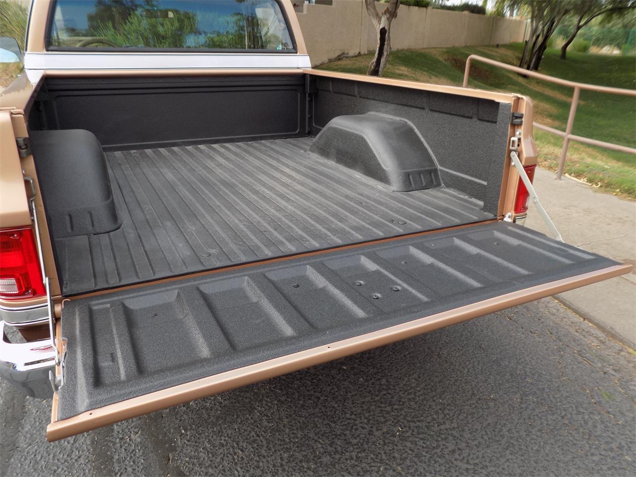 Gmc-Sierra-1500-1985-Metallic-Fawn-Brown-Medium-Prairie-Tan-D-17
