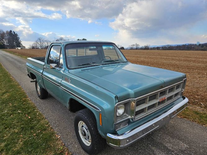 Gmc-Sierra-1977-Green-Green